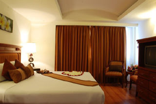 Sea Pearl Beach & Spa Patong Exterior photo