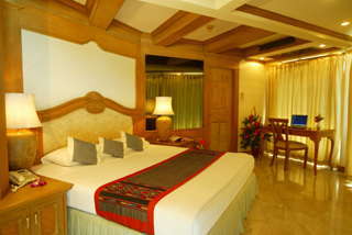 Sea Pearl Beach & Spa Patong Exterior photo